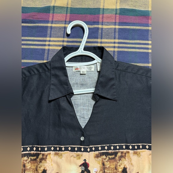 Cumberland Outfitters Black Beige and White Horse Print Short Sleeve Shirt - Picture 7 of 11